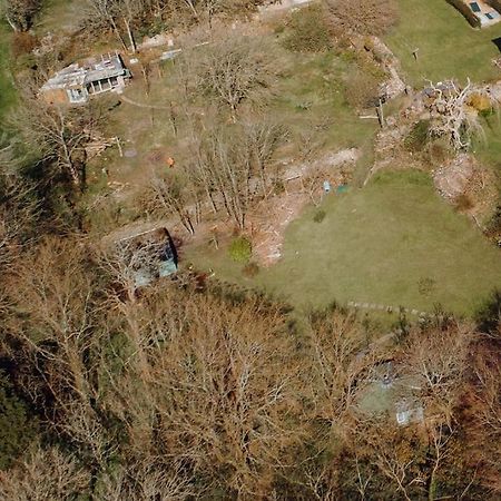 The Roundhouse - Unique Space Nestled In The Trees Begelly Екстериор снимка