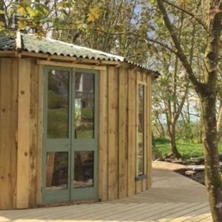 The Roundhouse - Unique Space Nestled In The Trees Begelly Екстериор снимка